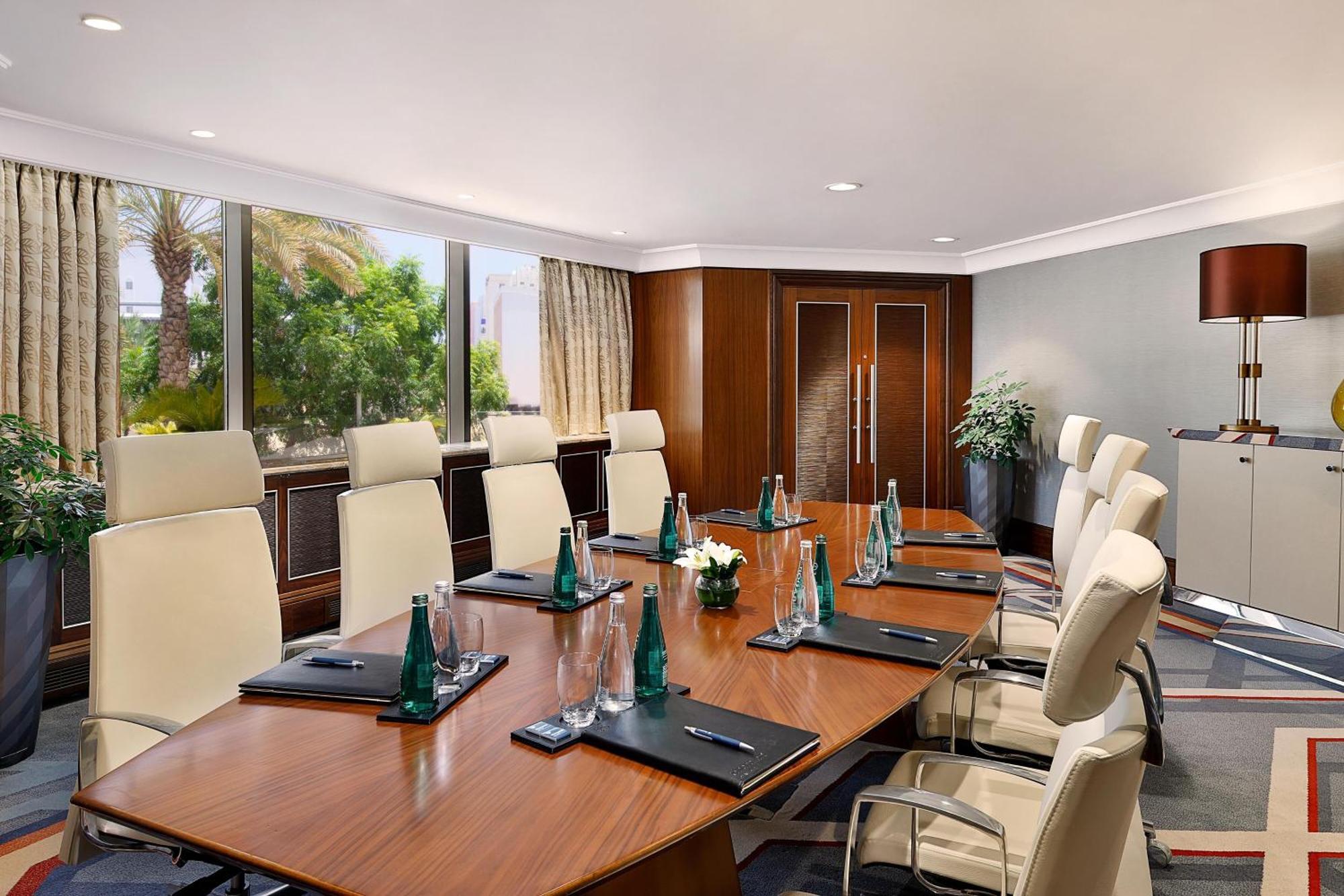 Sheraton Oman Hotel Muscat Luaran gambar Meeting room