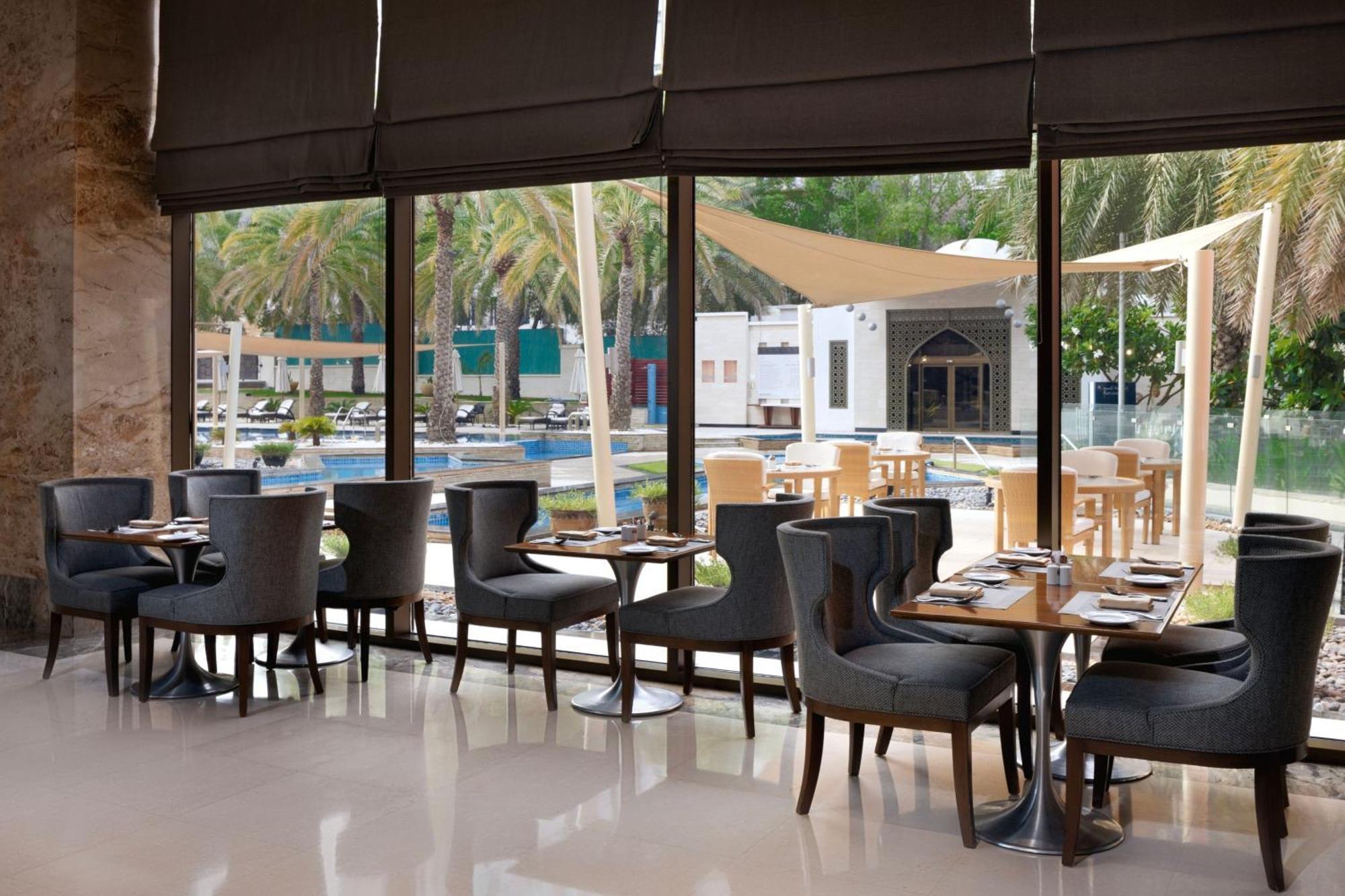 Sheraton Oman Hotel Muscat Luaran gambar The restaurant