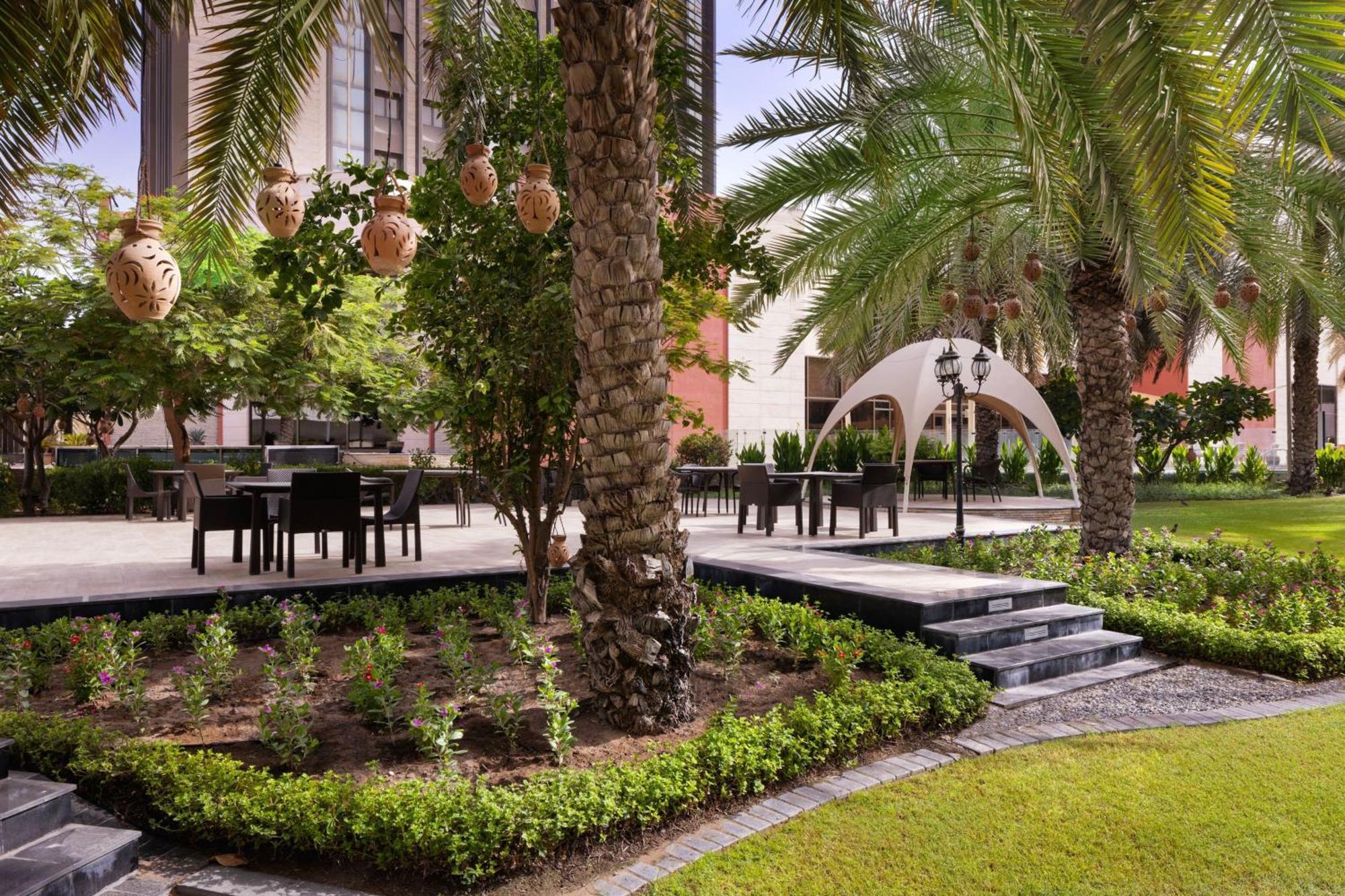 Sheraton Oman Hotel Muscat Luaran gambar The Westin Dubai