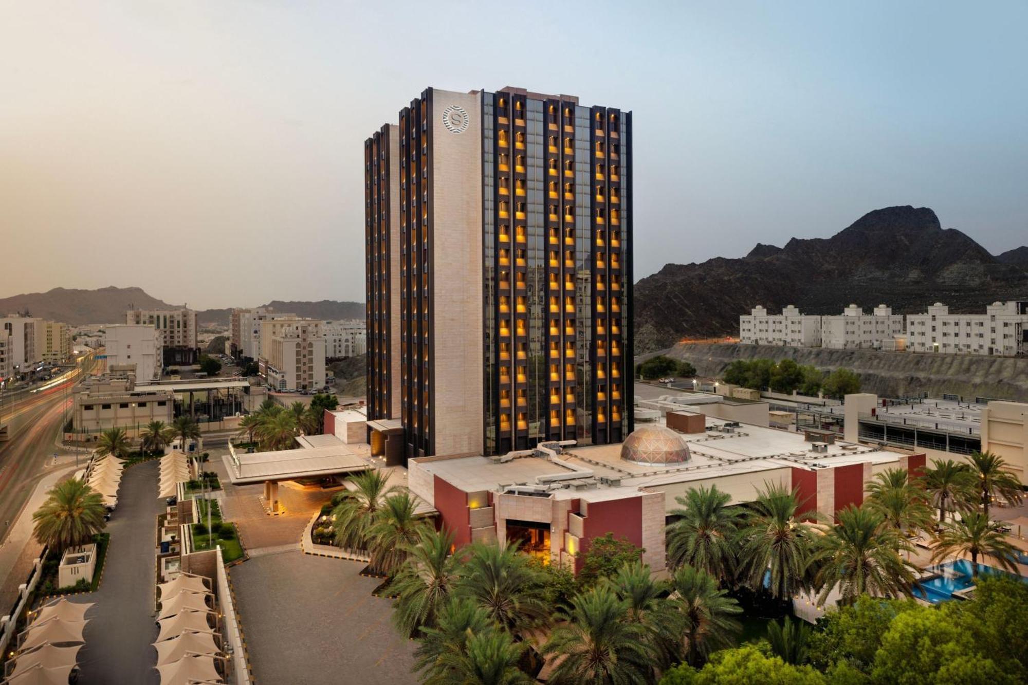 Sheraton Oman Hotel Muscat Luaran gambar The Four Seasons Hotel in Makkah