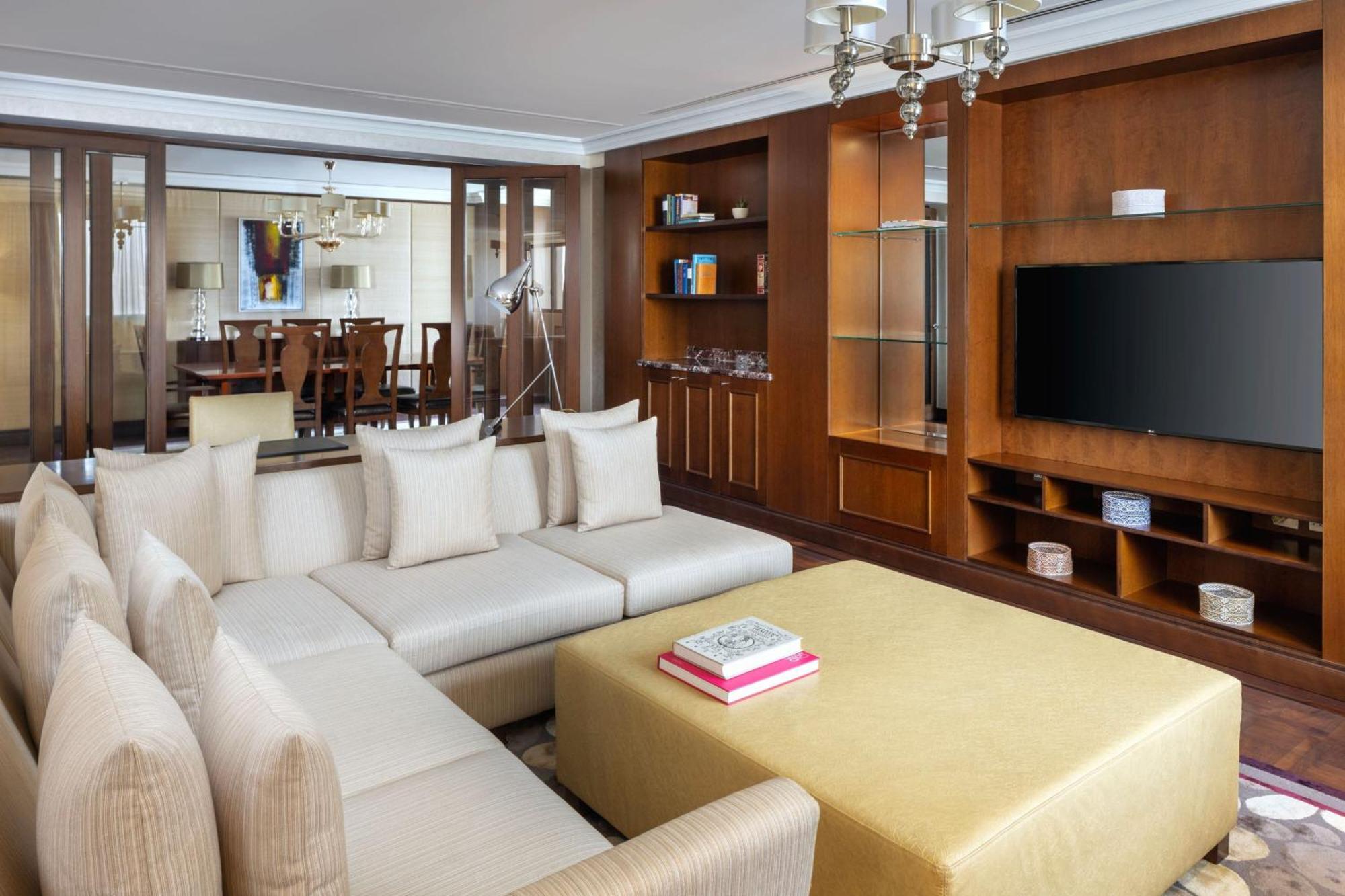 Sheraton Oman Hotel Muscat Luaran gambar Living room