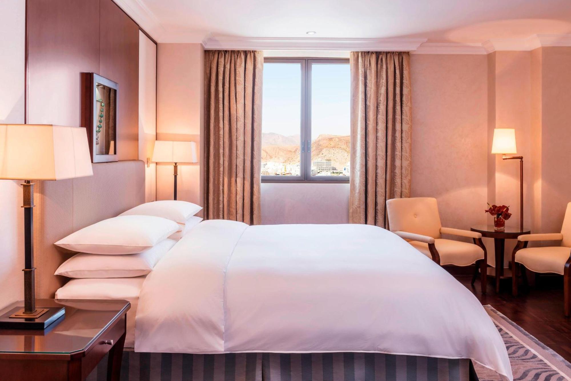 Sheraton Oman Hotel Muscat Luaran gambar A room at the InterContinental Vienna