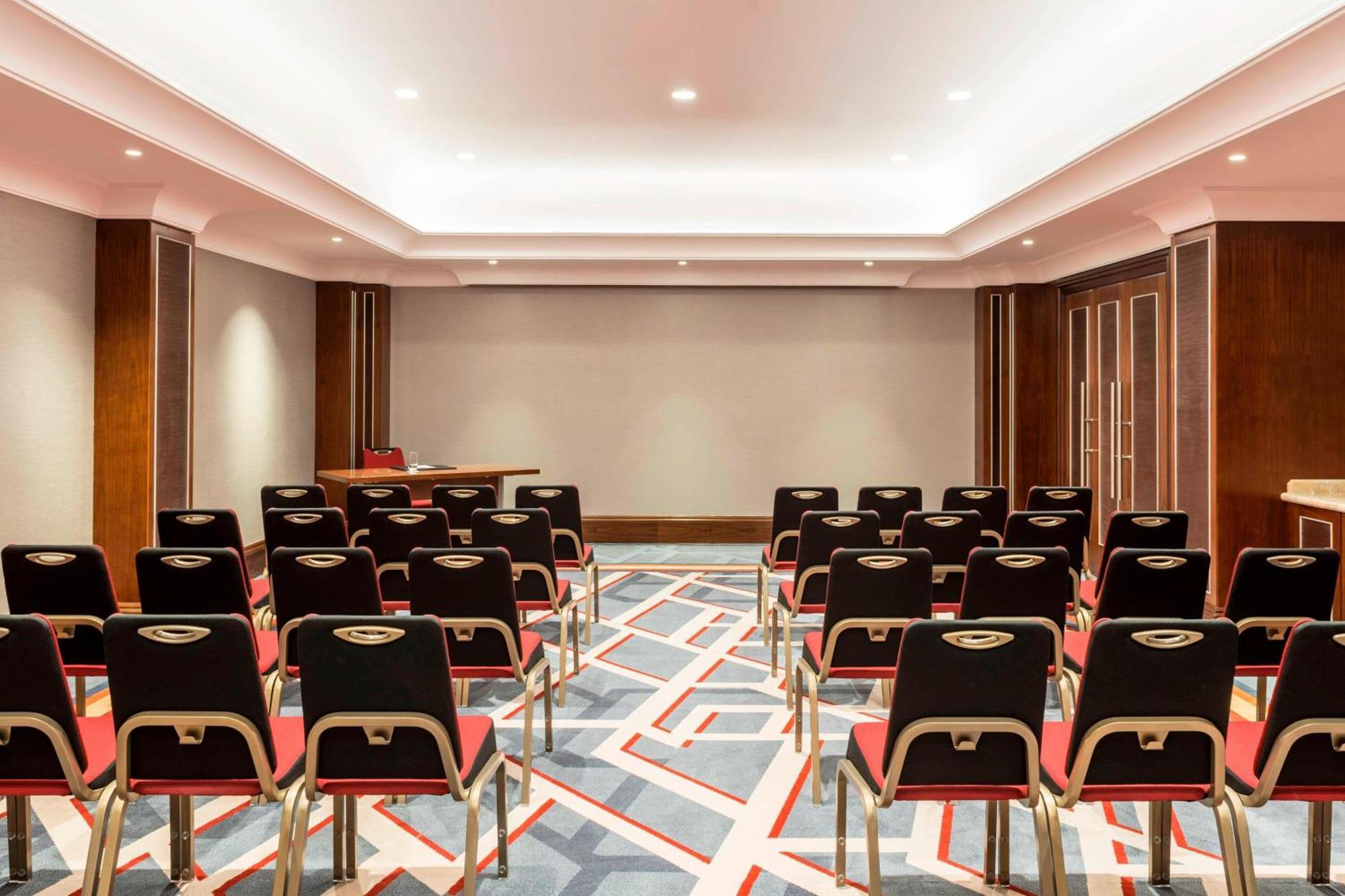 Sheraton Oman Hotel Muscat Luaran gambar Meeting room