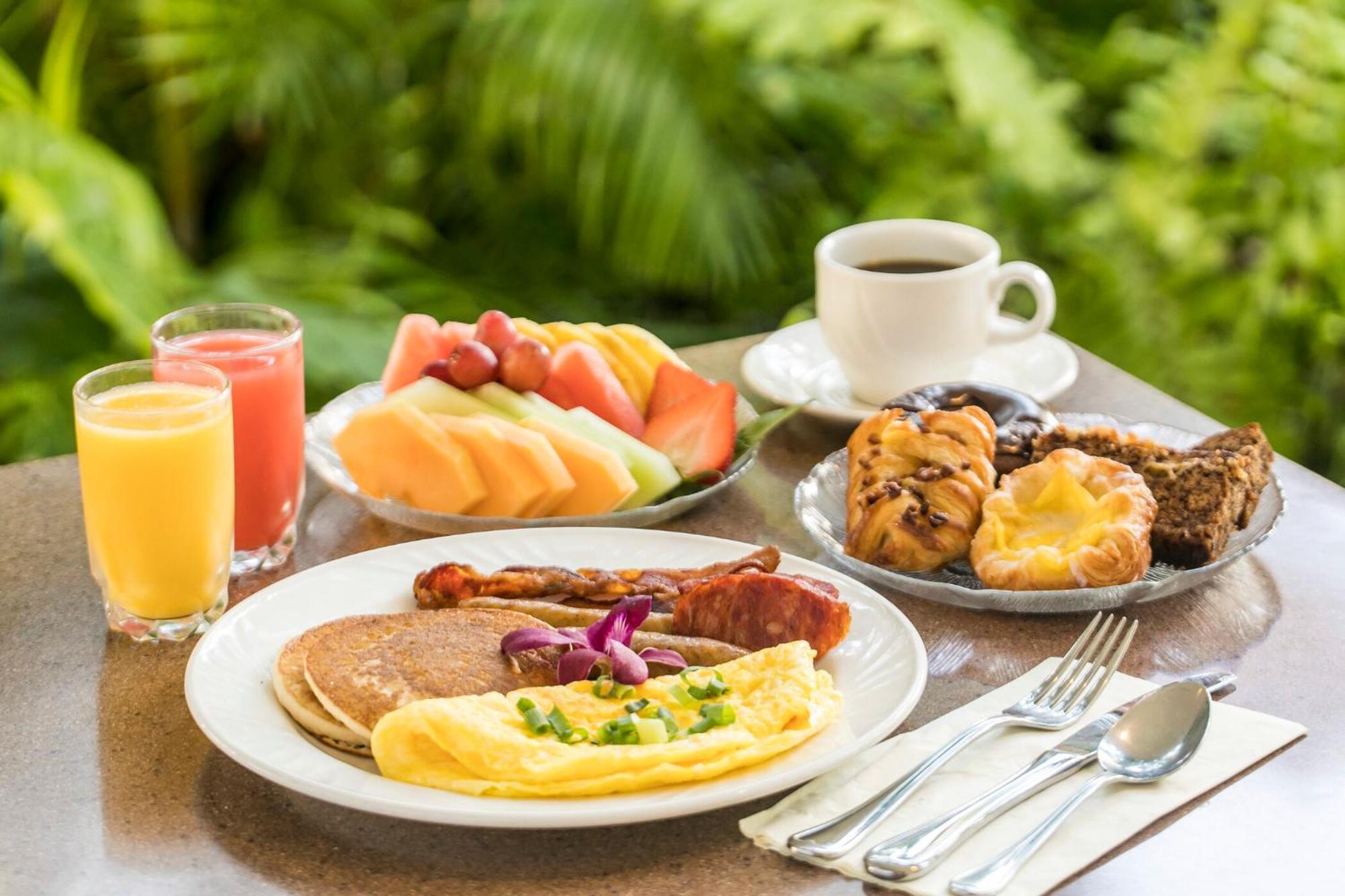 Sheraton Oman Hotel Muscat Luaran gambar A typical American breakfast